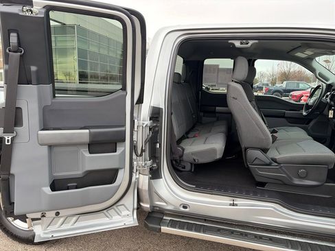 Used 2024 Ford F150 XLT image 37