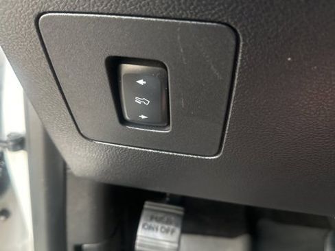 Used 2017 Ford F150 Platinum w/ Equipment Group 701A Luxury image 43