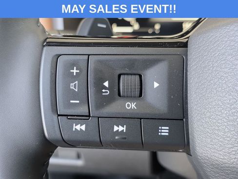 Used 2025 Nissan Rogue Platinum FWD image 37