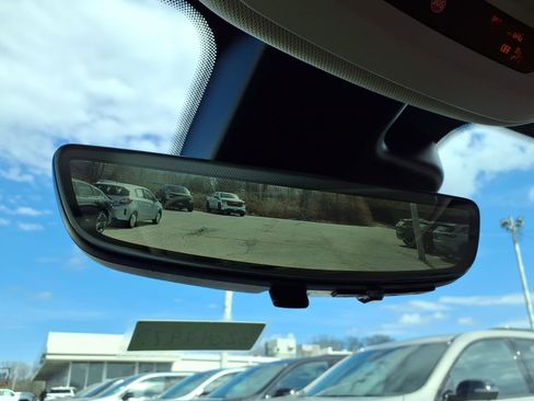 Used 2023 Buick Envision Avenir AWD/4WD image 21