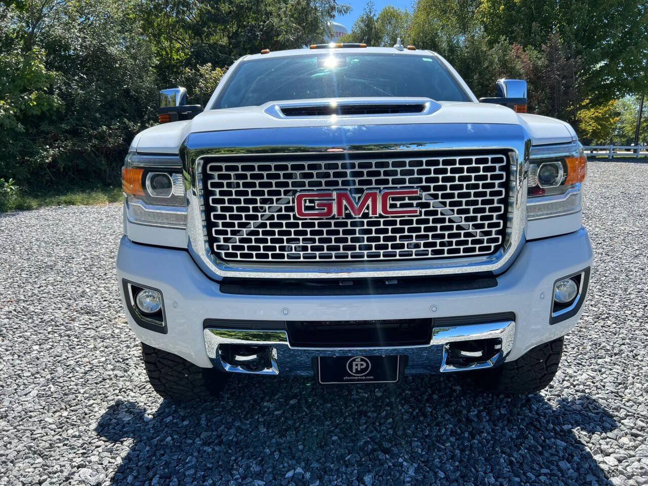Used 2017 GMC Sierra 2500 Denali w/ Duramax Plus Package AWD/4WD image 2