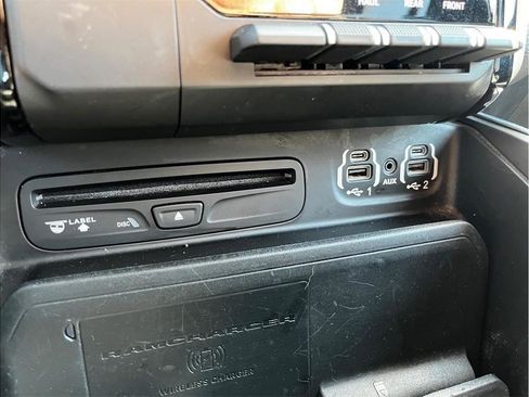 Used 2019 RAM 1500 Laramie AWD/4WD image 33