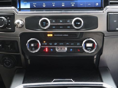 Used 2022 Ford F450 Platinum w/ FX4 Off-Road Package image 21