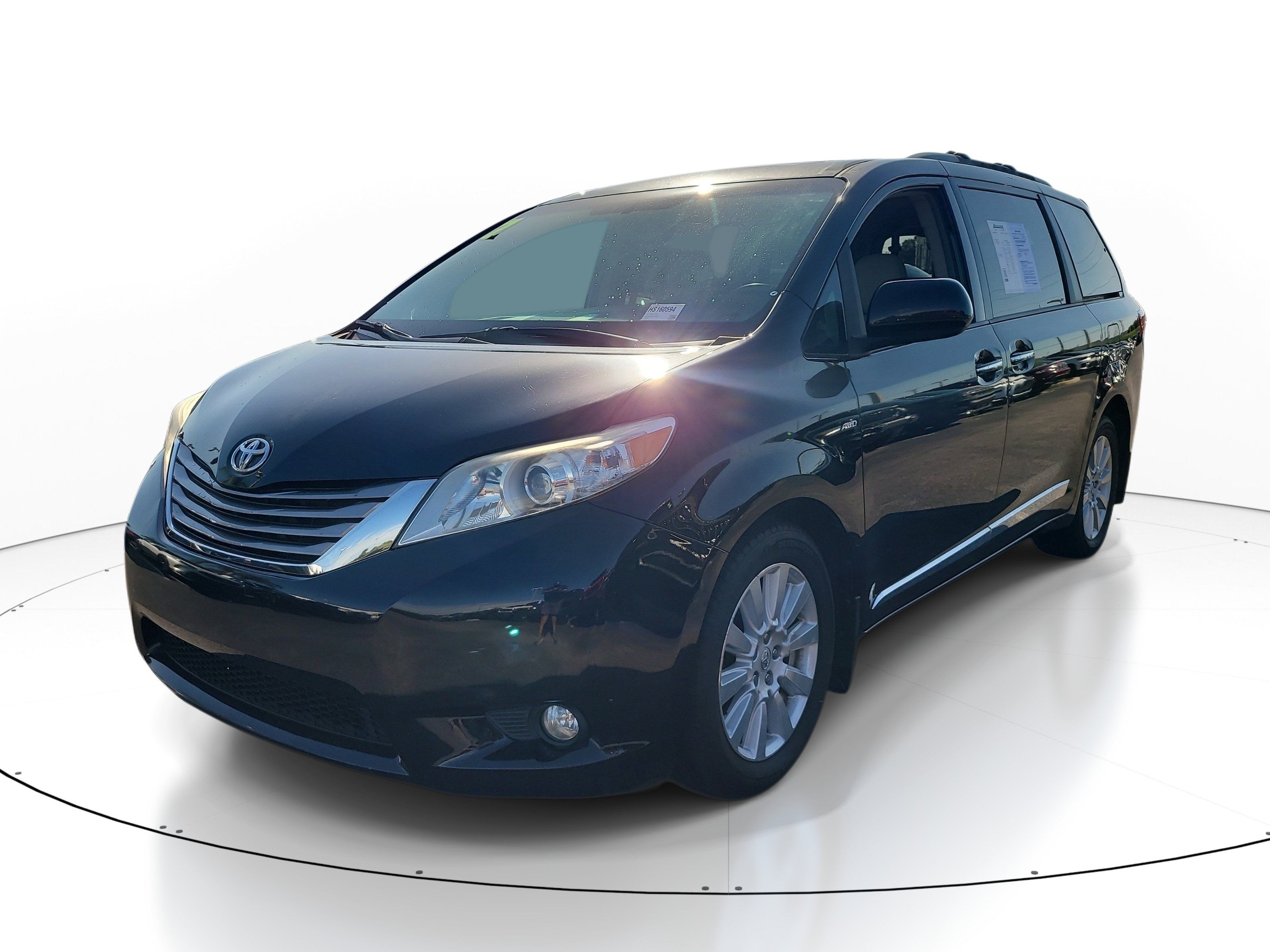 Used 2017 Toyota Sienna XLE w/ XLE Navigation Package AWD/4WD image 3