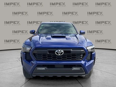 Used 2024 Toyota Tacoma TRD Sport w/ TRD Sport Upgrade Package image 8