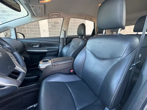 Used 2015 Toyota Prius V Four FWD image 12