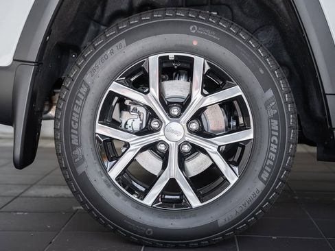 New 2025 Jeep Grand Cherokee Limited w/ MOPAR Finishing Package image 18