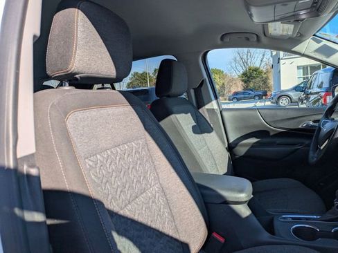 Used 2024 Chevrolet Equinox LT image 33