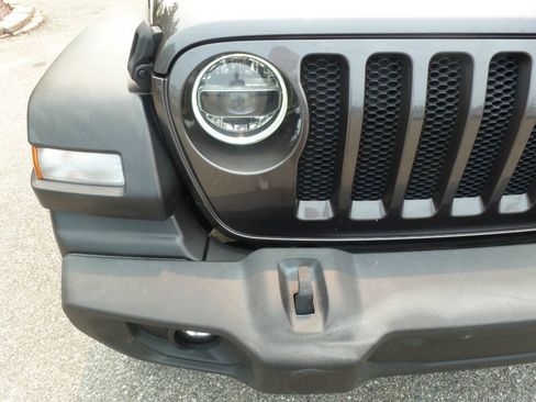 Used 2021 Jeep Wrangler Unlimited Sport w/ Sun And Sound Package AWD/4WD image 4