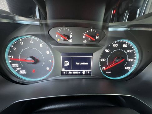 Used 2022 Chevrolet Traverse LS image 12