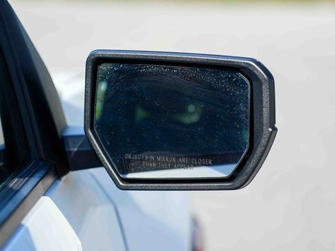 Used 2024 GMC Canyon Elevation image 13