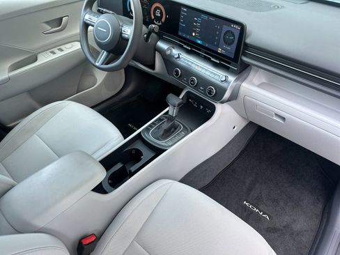 Certified 2025 Hyundai Kona SE AWD/4WD image 16