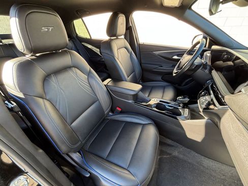 Used 2025 Buick Envista Sport Touring image 36