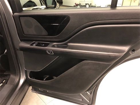 Used 2023 Lincoln Aviator AWD w/ Premium Package image 34