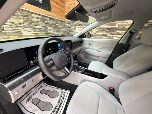 Used 2024 Hyundai Kona SEL image 10