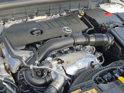 Used 2021 Mercedes-Benz GLB 250 image 25