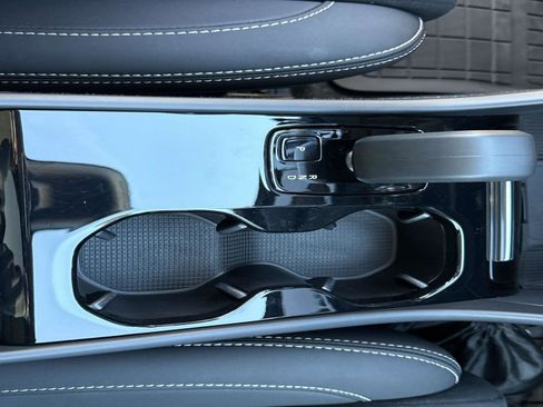 Certified 2024 Volvo C40 P8 Recharge Ultimate image 25