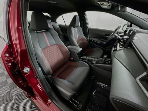 Used 2025 Toyota Corolla SE image 28