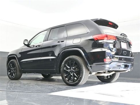 Used 2019 Jeep Grand Cherokee Altitude image 23