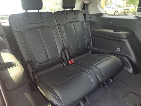 Certified 2023 Jeep Grand Cherokee L Limited w/ Luxury Tech Group II AWD/4WD image 38