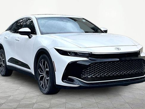 Certified 2023 Toyota Crown AWD/4WD image 3