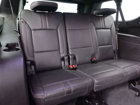 Used 2023 Chevrolet Suburban RST w/ Luxury Package image 18