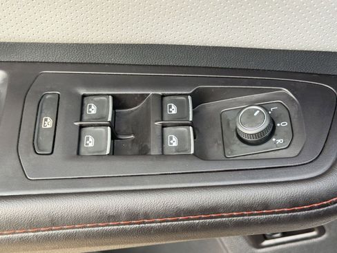 Used 2024 Volkswagen Atlas Peak Edition SEL AWD/4WD image 12