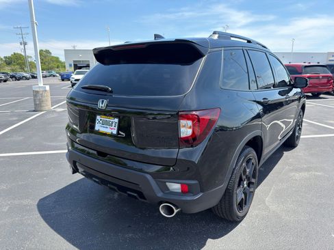 Used 2025 Honda Passport Black Edition image 6