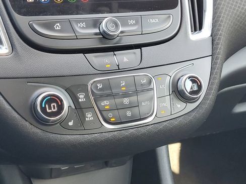 Used 2021 Chevrolet Malibu LT FWD image 22