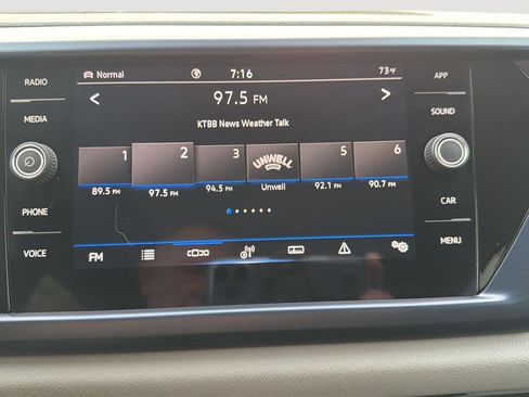 Used 2023 Volkswagen Taos SE image 9