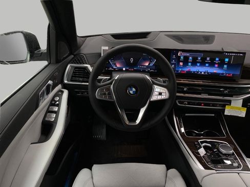 New 2026 BMW X7 xDrive40i image 15