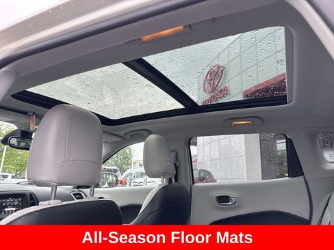 Used 2019 Jeep Compass Latitude w/ Cold Weather Group AWD/4WD image 17
