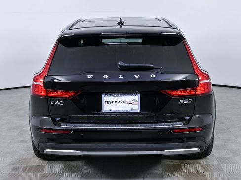Certified 2024 Volvo V60 B5 Cross Country Ultimate image 31