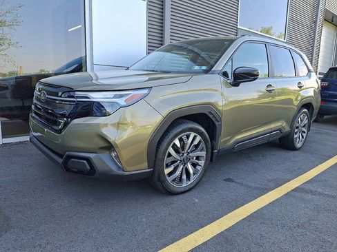 Certified 2025 Subaru Forester Touring w/ Popular Package - Touring AWD/4WD image 3