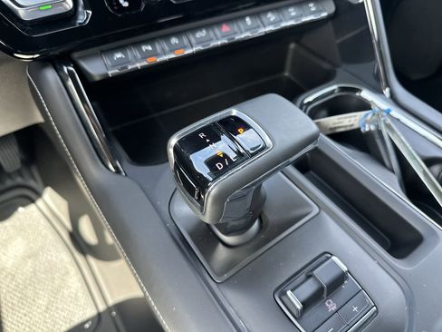 Used 2024 GMC Sierra 1500 AT4X image 30