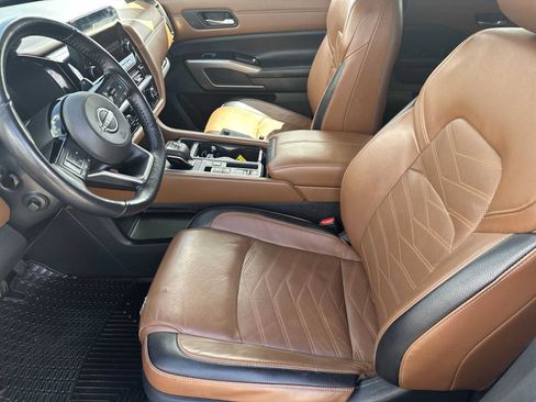 Used 2024 Nissan Pathfinder Platinum w/ Cargo Package FWD image 18