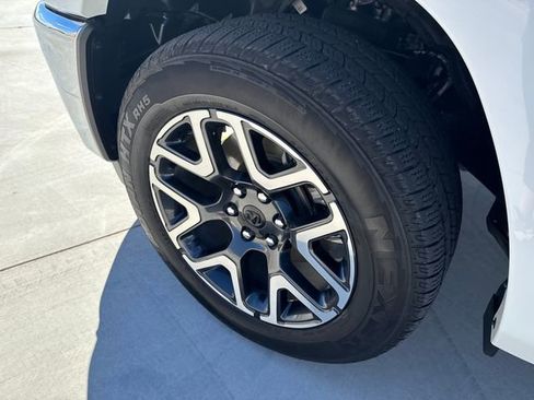 Used 2025 RAM 1500 Laramie image 18