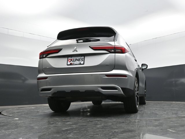 Used 2024 Mitsubishi Outlander SE AWD/4WD image 53