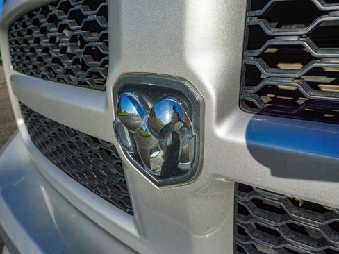 Used 2019 RAM 1500 Express w/ Express Value Package AWD/4WD image 9