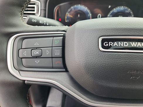 New 2026 Jeep Grand Wagoneer L 4WD w/ Premium Group I image 12