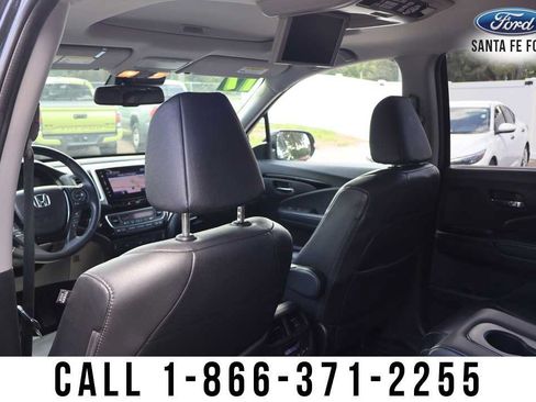 Used 2017 Honda Pilot Touring image 14