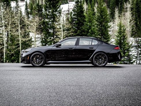 New 2026 BMW M5 w/ Carbon Package AWD/4WD image 4