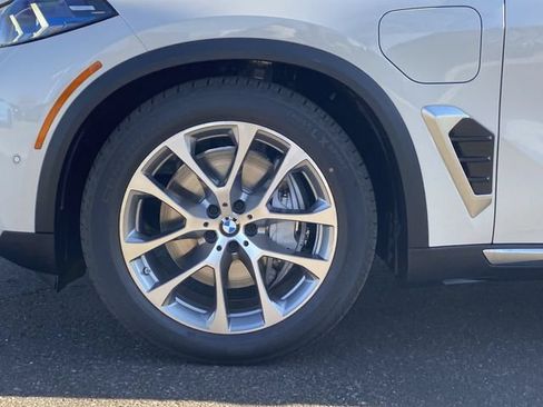 Used 2026 BMW X5 xDrive50e w/ Executive Package AWD/4WD image 10