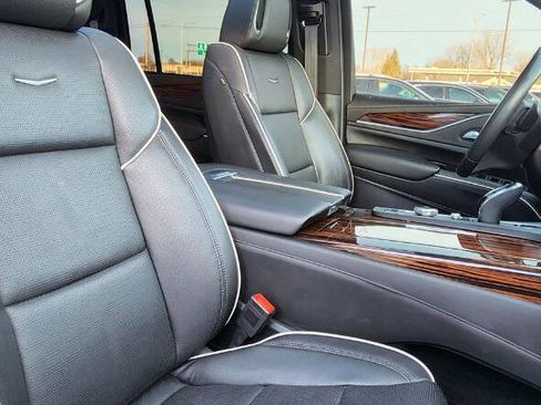 Used 2023 Cadillac Escalade ESV Premium Luxury image 26
