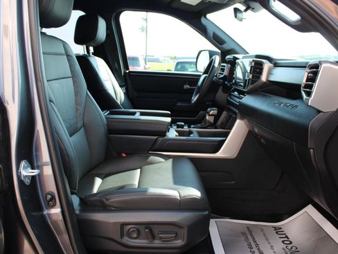 Used 2025 Toyota Tundra SR5 w/ SR5 Premium Package AWD/4WD image 44