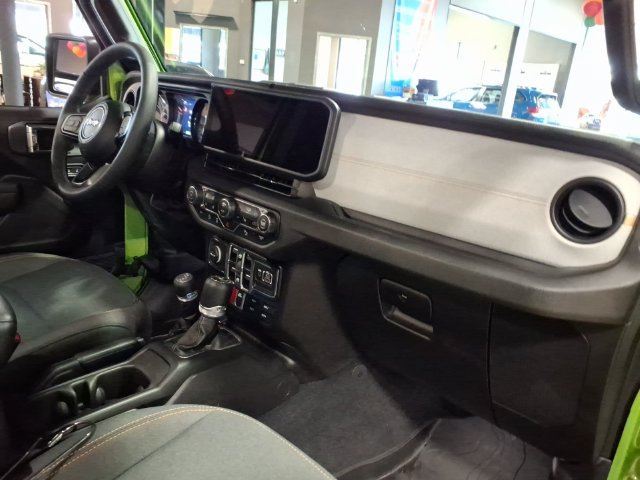 Used 2025 Jeep Wrangler Unlimited Sport AWD/4WD image 20