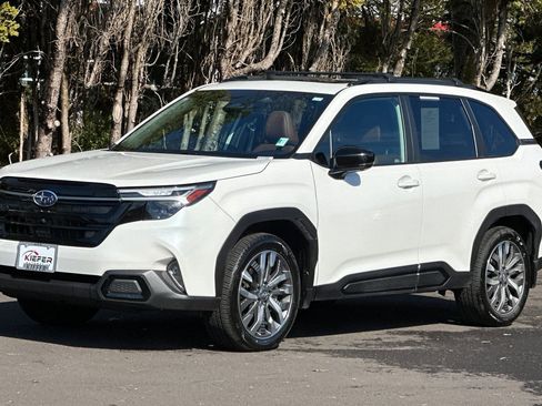 Used 2025 Subaru Forester Touring w/ Popular Package - Touring image 8