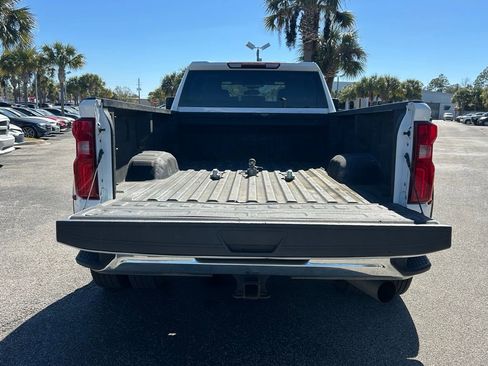 Used 2024 Chevrolet Silverado 3500 LT image 11