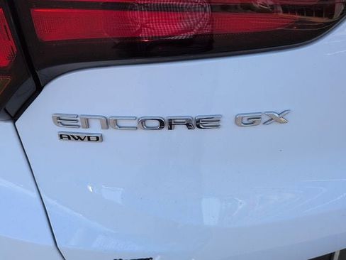 Used 2025 Buick Encore GX Preferred AWD/4WD image 12