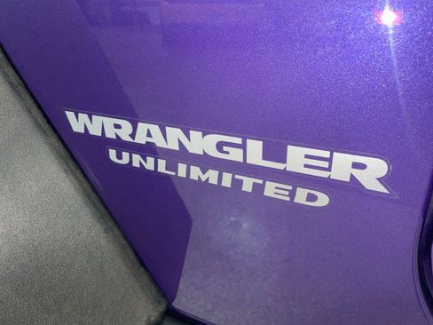 Used 2017 Jeep Wrangler Unlimited Rubicon w/ Cold Weather Group image 27